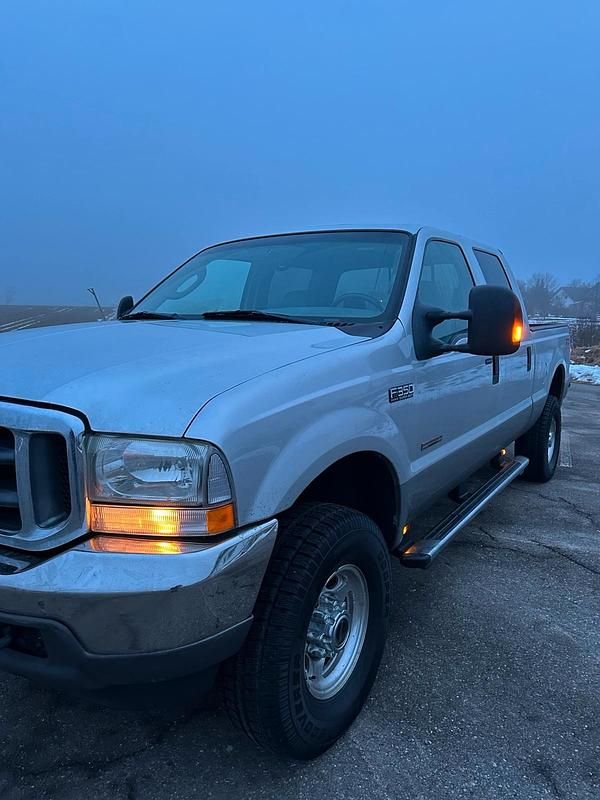 Second-hand Ford V8 325 CP (239 kW) 2004 Argintiu Pickup
