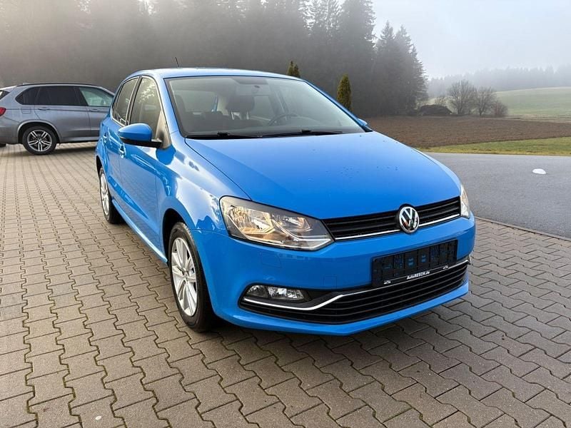Blau Gebraucht 2014 VW Polo Comfortline Kleinwagen | 7.900 € (Guter Preis) - Bild 1/4