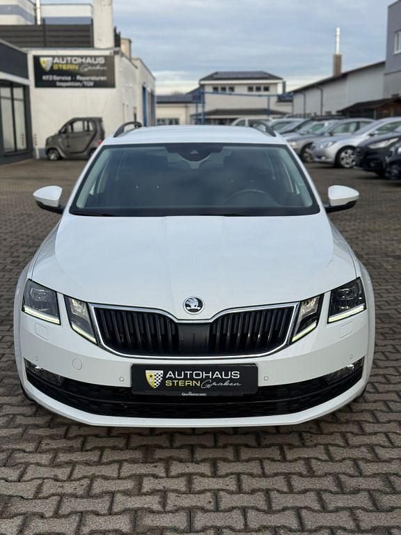 Gebraucht Skoda Octavia Clever 150 PS (110 kW) 2018 Weiß Kombi