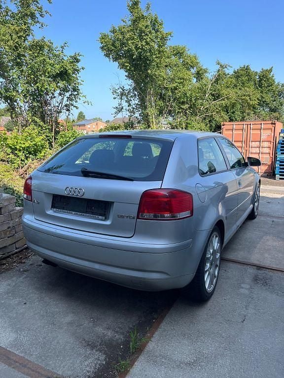 Second-hand Audi A3 105 CP (77 kW) 2005 Argintiu Hatchback