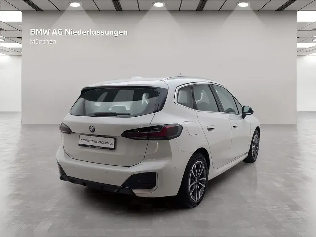 Gebraucht BMW 223 Active Tourer Performance 204 PS (150 kW) 2023 Weiß Van / Kleinbus