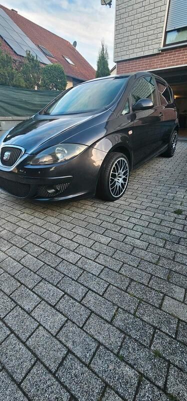 Grau Gebraucht 2005 Seat Altea Van / Kleinbus | 999 € (Superpreis) - Bild 1/4