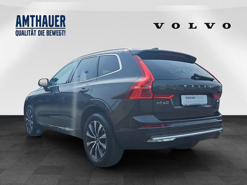 Gebraucht Volvo XC60 Plus 197 PS (144 kW) 2022 Grau SUV
