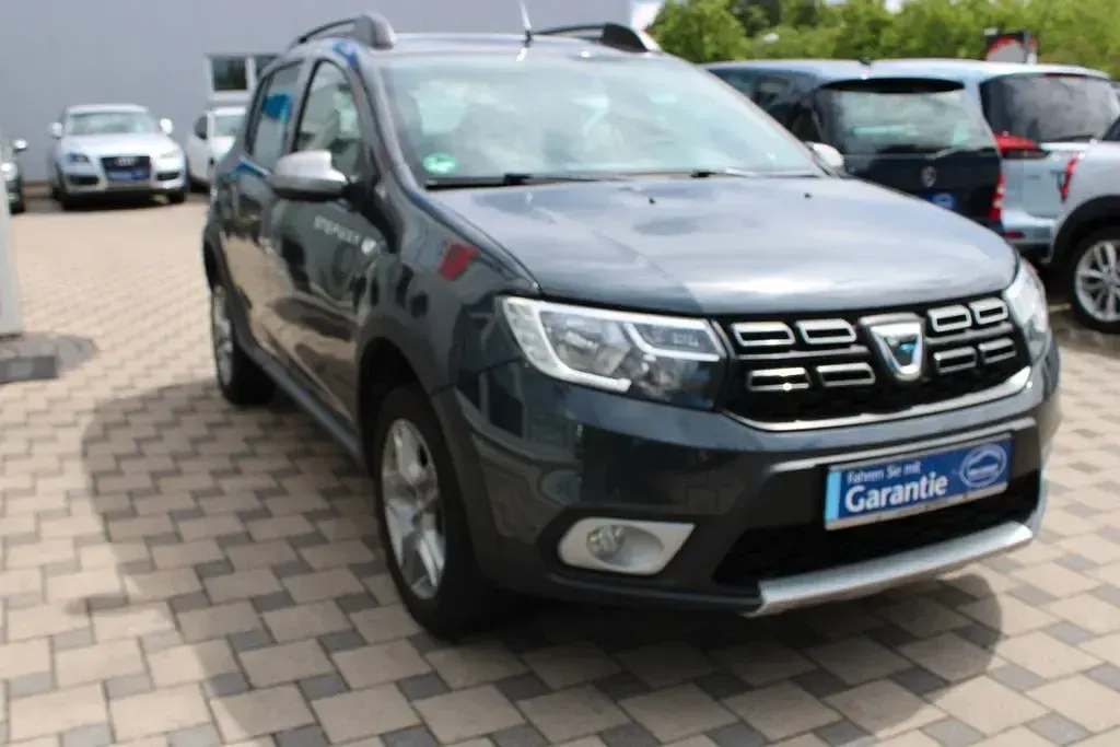 Gebraucht Dacia Sandero Stepway Ambiance 90 PS (66 kW) 2017 Grau SUV