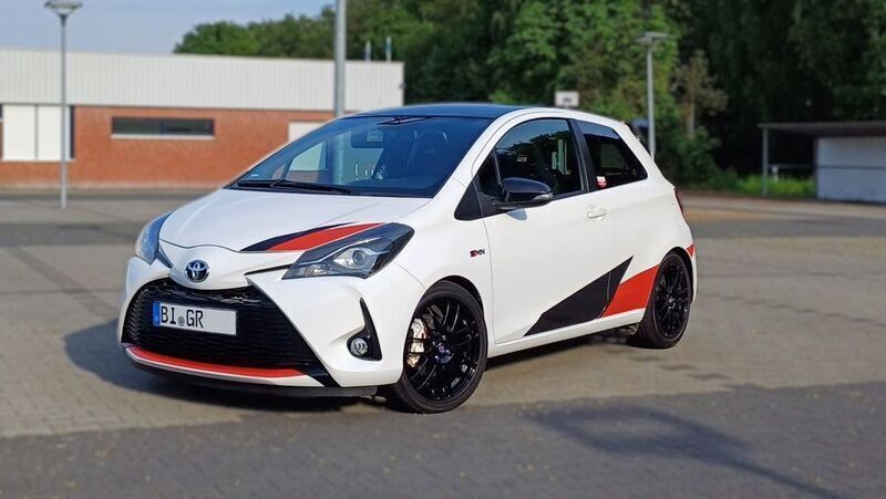 Weiß Gebraucht 2017 Toyota Yaris Kleinwagen | 20.990 € - Bild 1/4