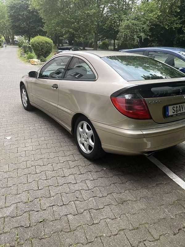 Gold Gebraucht 2003 Mercedes CL200 Coupé | 2.900 € - Bild 1/4