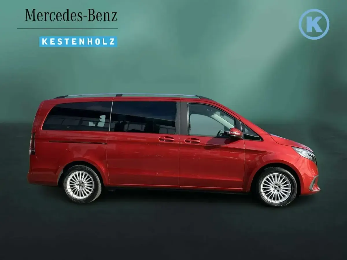 Gebraucht Mercedes V220 Style 163 PS (119 kW) 2024 Hyazinthrot Van / Kleinbus