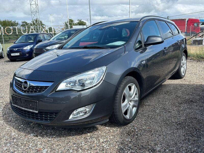 Grau Gebraucht 2011 Opel Astra Kombi | 2.700 € (Superpreis) - Bild 1/4