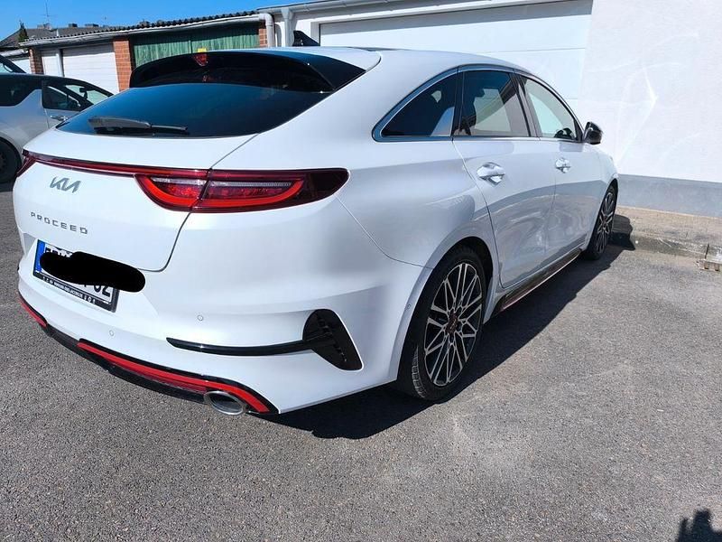 Gebraucht Kia ProCeed GT 204 PS (150 kW) 2023 Weiß Kombi