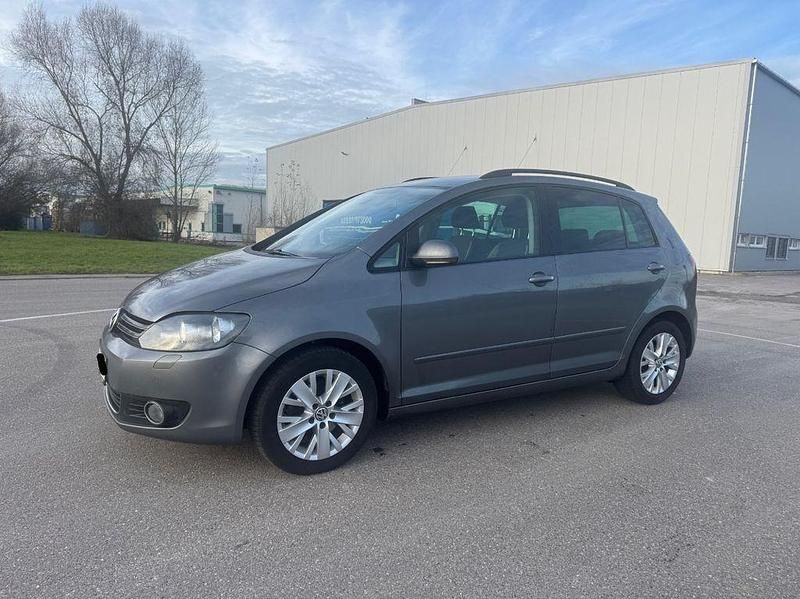 Grau Gebraucht 2013 VW Golf VII Life Limousine | 7.950 € (Superpreis) - Bild 1/4
