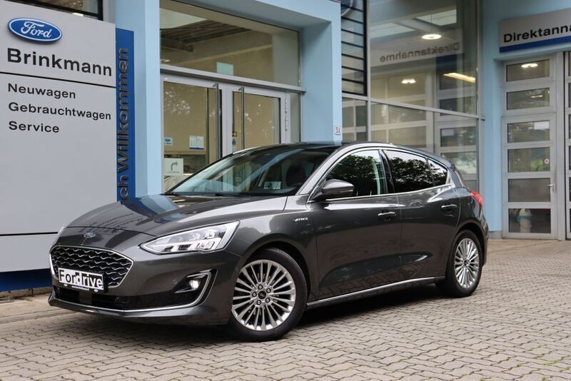 Magneticgrau metallic Gebraucht 2018 Ford Focus Vignale Limousine | 22.430 € (Teuer) - Bild 1/4