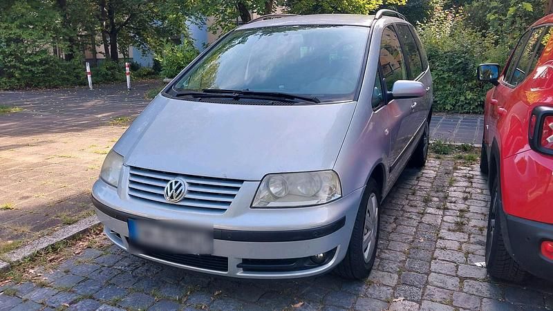 Silber Gebraucht 2002 VW Sharan Van / Kleinbus | 2.200 € (Fairer Preis) - Bild 1/4