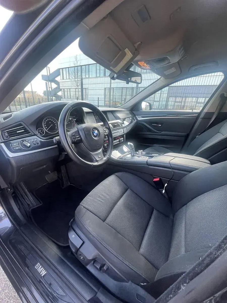 Gebraucht BMW 523 204 PS (150 kW) 2010 Grau Limousine