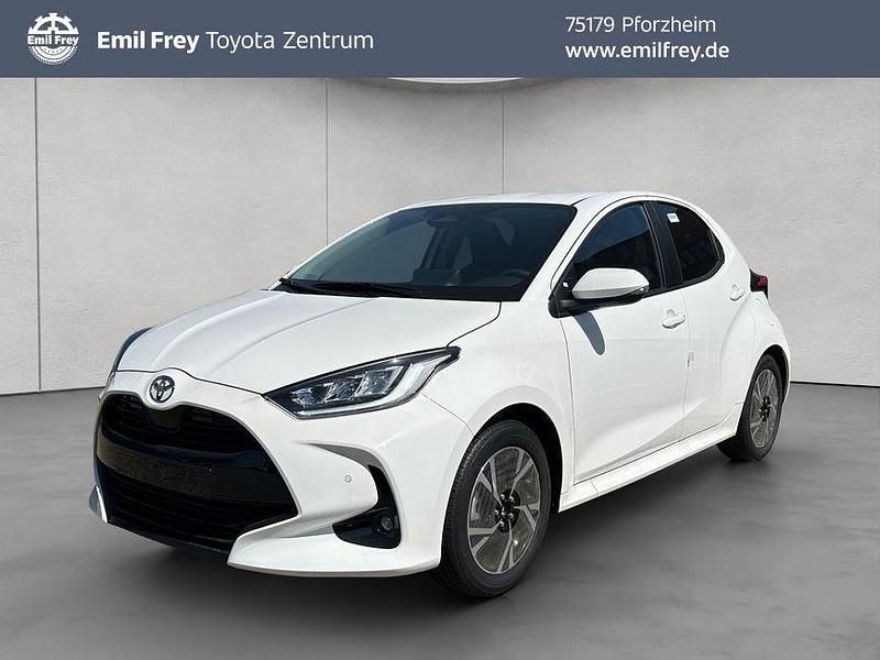 Weiß Neu 2025 Toyota Yaris Hybrid Limousine | 24.290 € (Guter Preis) - Bild 1/4