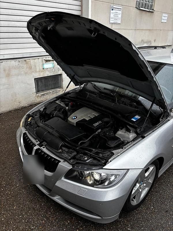 Gebraucht BMW 320 177 PS (130 kW) 2008 Silber Kombi