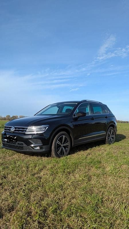 Schwarz Gebraucht 2018 VW Tiguan SUV | 18.700 € (Superpreis) - Bild 1/4