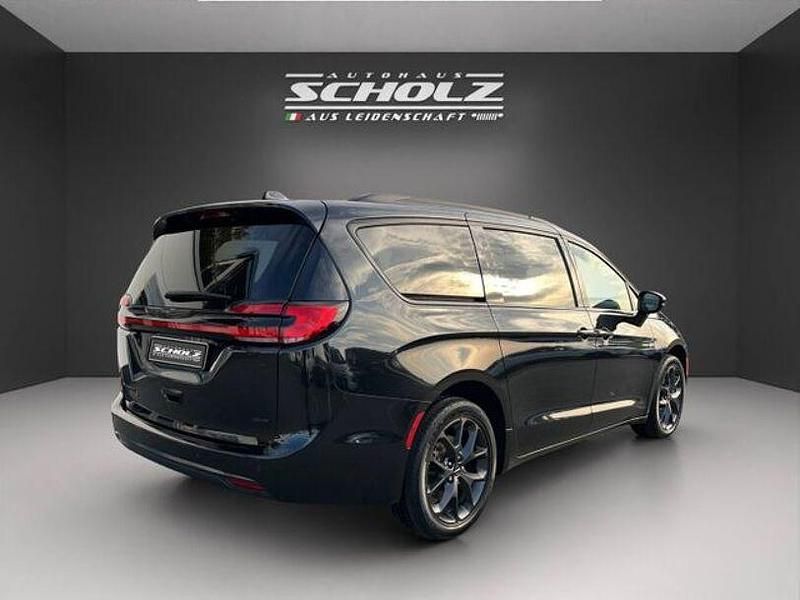 Gebraucht Chrysler Pacifica Touring 291 PS (214 kW) 2023 Brilliant black (perleffekt) SUV