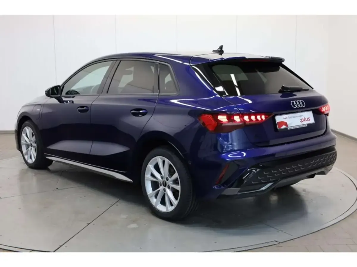Gebraucht Audi A3 S-Line 204 PS (150 kW) 2025 Blau Limousine
