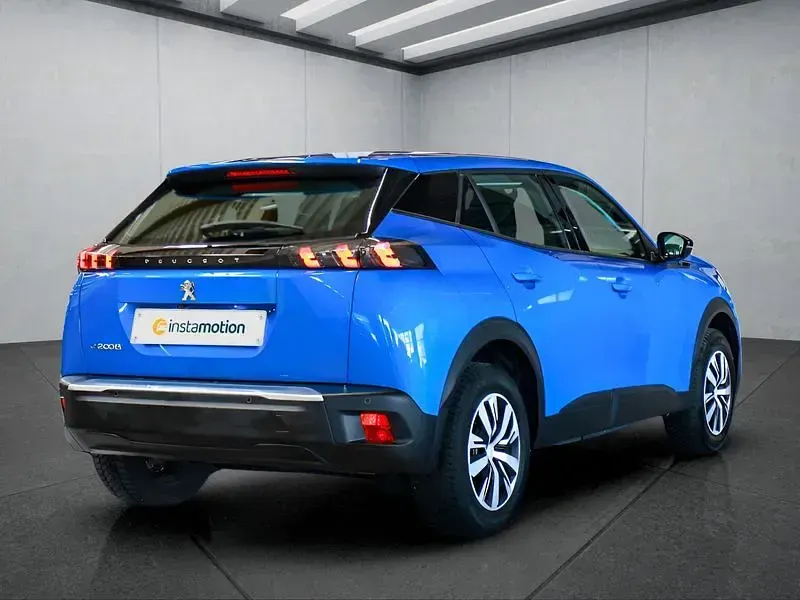 Gebraucht Peugeot e-2008 100 kW (136 PS) 2022 Blau SUV