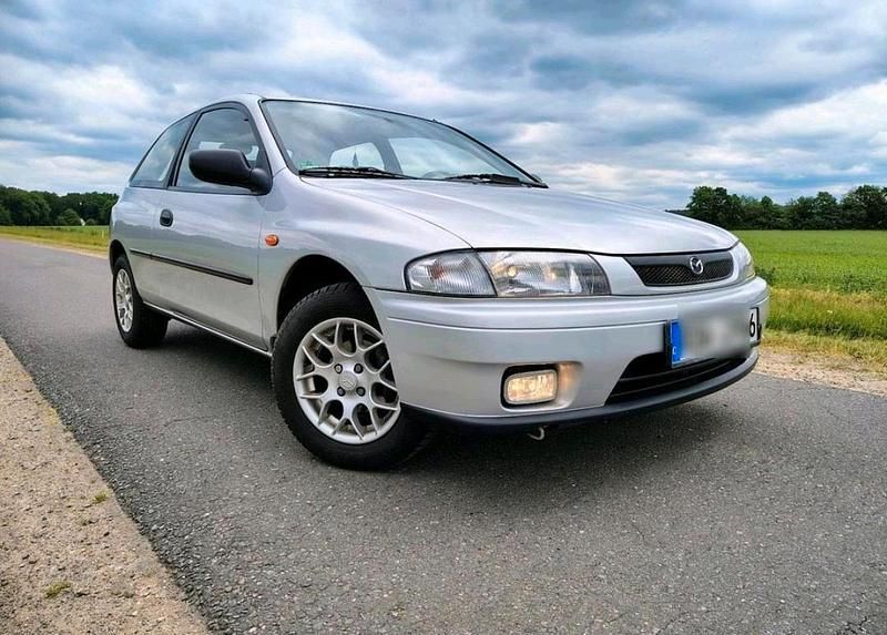 Gebraucht Mazda 323 73 PS (53 kW) 1998 Grau Kleinwagen