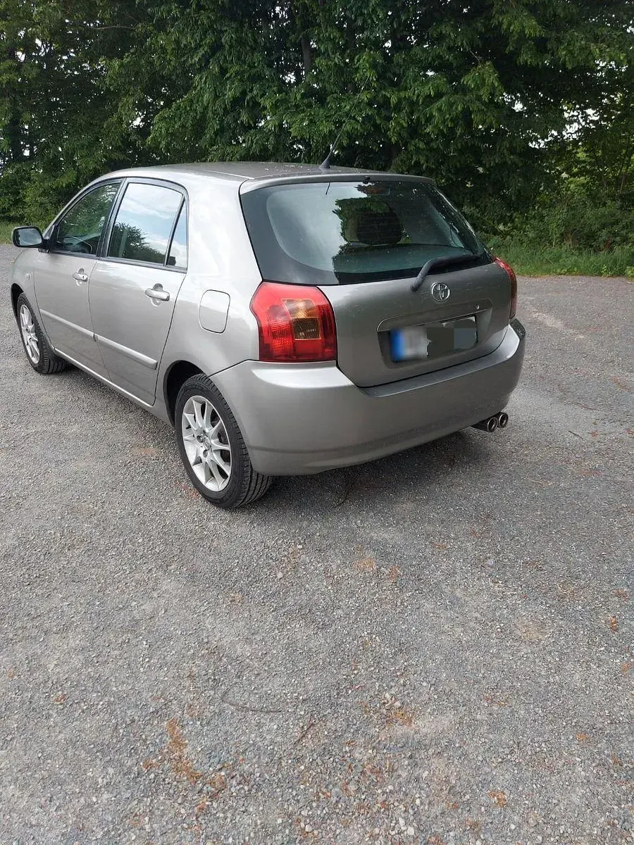 Używany Toyota Corolla 192 KM (141 kW) 2002 Szary Sedan/Limuzyna