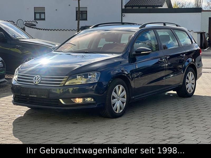 Gebraucht VW Passat Trendline 140 PS (102 kW) 2013 Blau Kombi