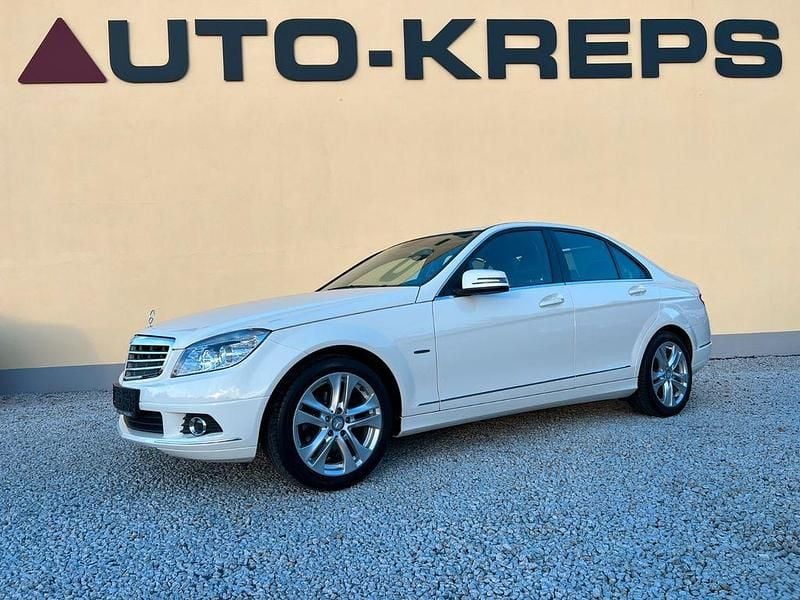 Weiß Gebraucht 2010 Mercedes C180 Limousine | 9.950 € (Fairer Preis) - Bild 1/4