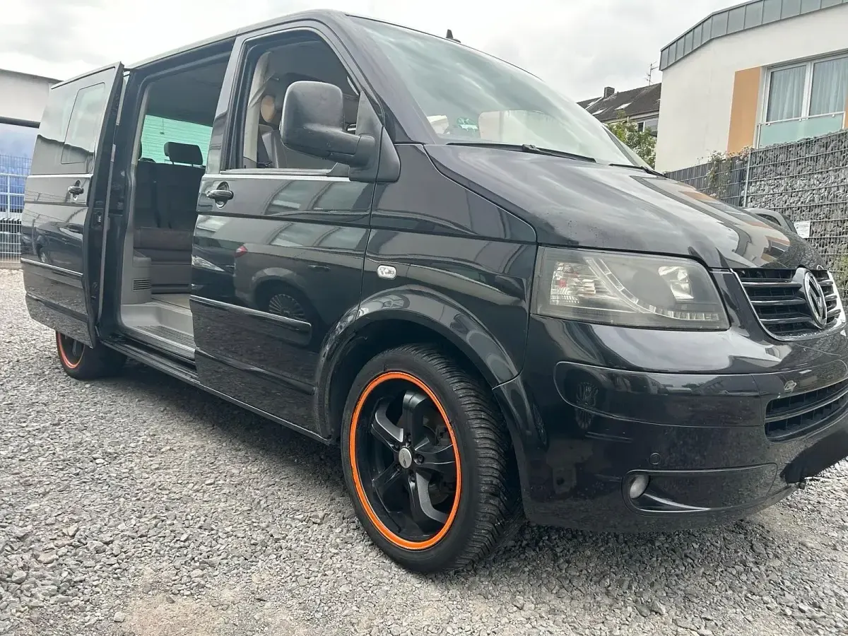 Gebraucht VW Multivan 174 PS (127 kW) 2004 Schwarz Van / Kleinbus