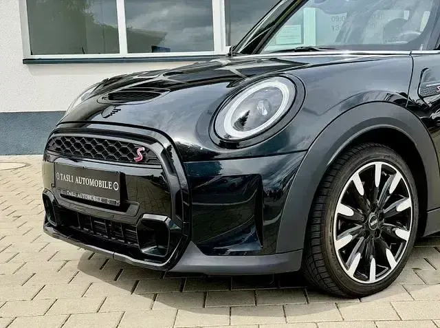 Gebraucht Mini Cooper S Classic 178 PS (130 kW) 2023 Schwarz Kleinwagen
