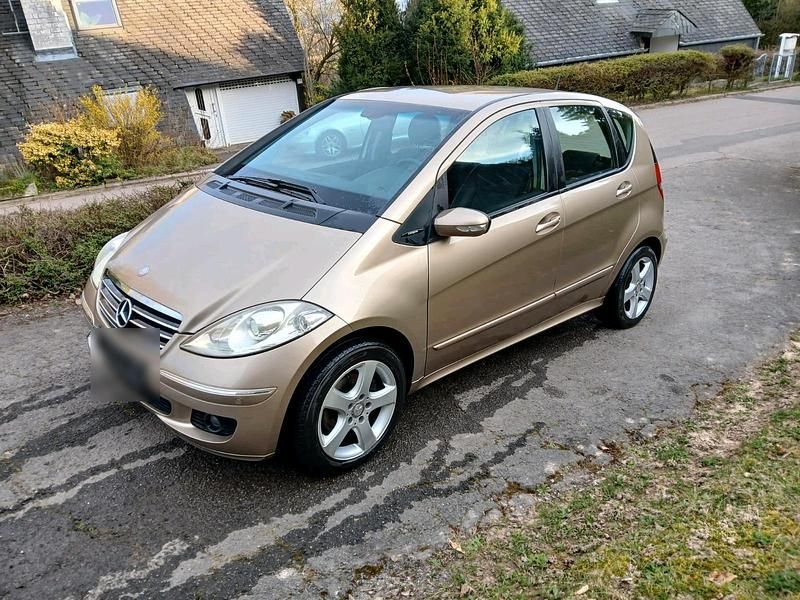 Gebraucht Mercedes A160 82 PS (60 kW) 2006 Gold Kleinwagen