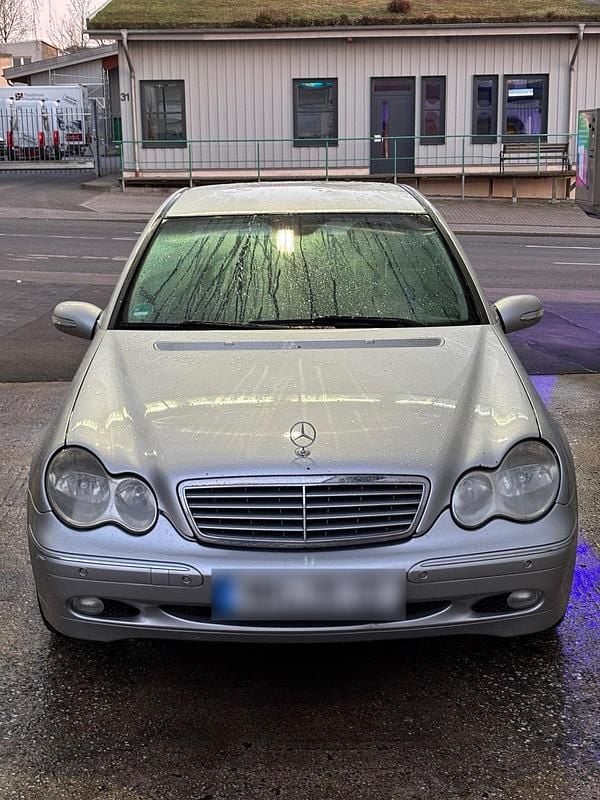 Silber Gebraucht 2005 Mercedes C180 Limousine | 3.300 € (Fairer Preis) - Bild 1/4