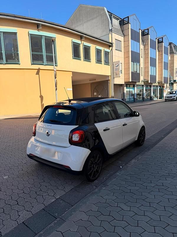 Gebraucht Smart ForFour 71 PS (52 kW) 2015 Weiß Kleinwagen