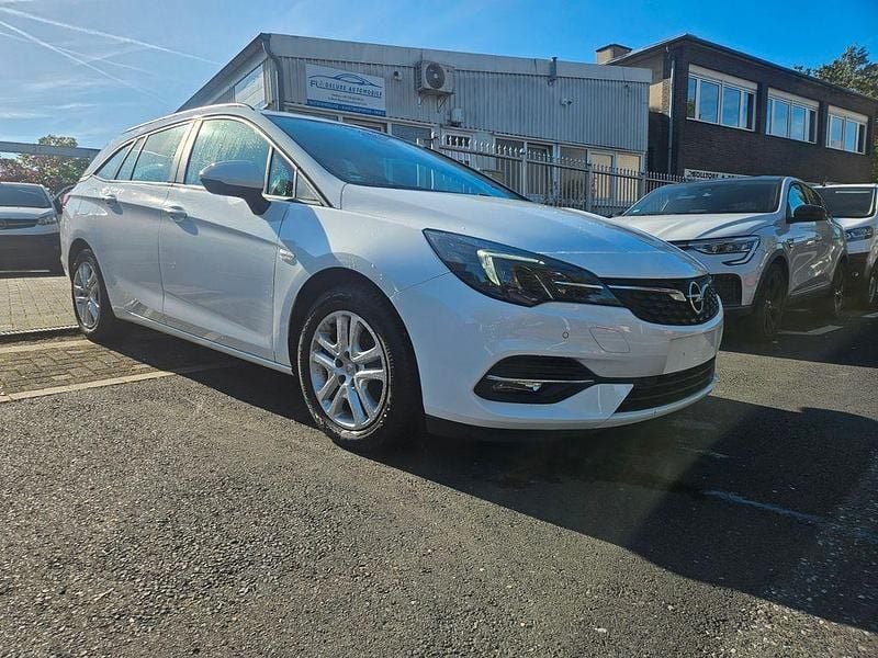 Weiß Gebraucht 2021 Opel Astra Edition Kombi | 7.899 € (Superpreis) - Bild 1/4