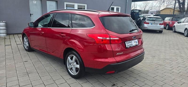 Gebraucht Ford Focus 125 PS (91 kW) 2018 Rot Limousine