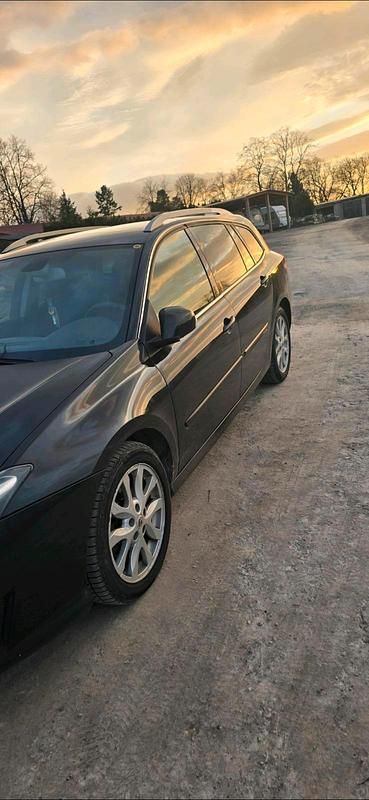 Gebraucht Renault Laguna III 150 PS (110 kW) 2010 Schwarz Kombi