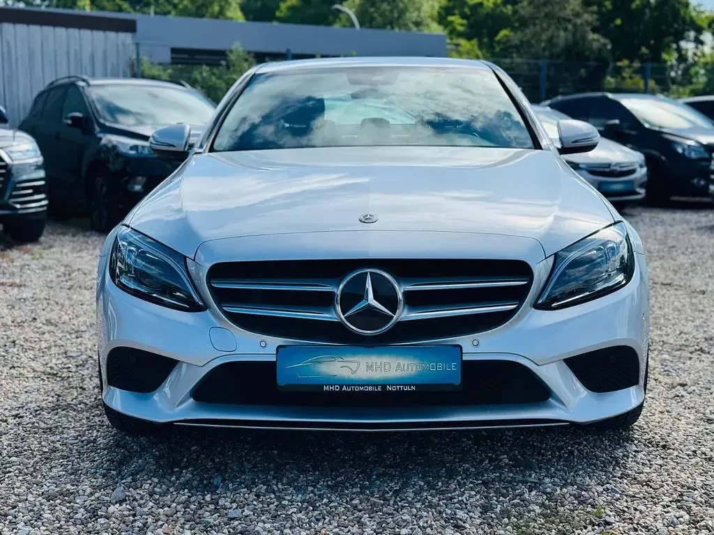 Gebraucht Mercedes C220 Avantgarde 194 PS (142 kW) 2019 Silber Limousine