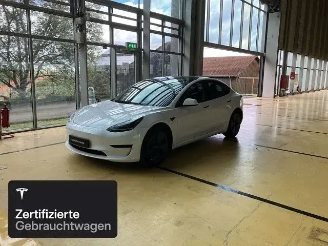 Used Tesla Model 3 RWD 283 kW (385 HP) 2023 White Sedan