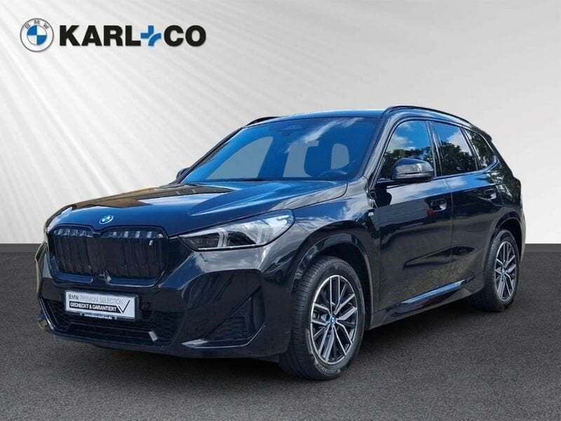 Schwarz Gebraucht 2023 BMW iX1 M Sport SUV | 40.888 € (Guter Preis) - Bild 1/4