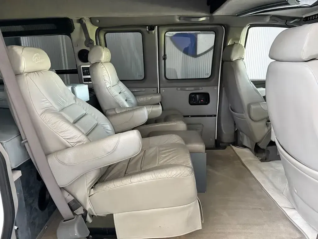 Gebraucht GMC Savana 290 PS (213 kW) 2004 Weiß Van / Kleinbus