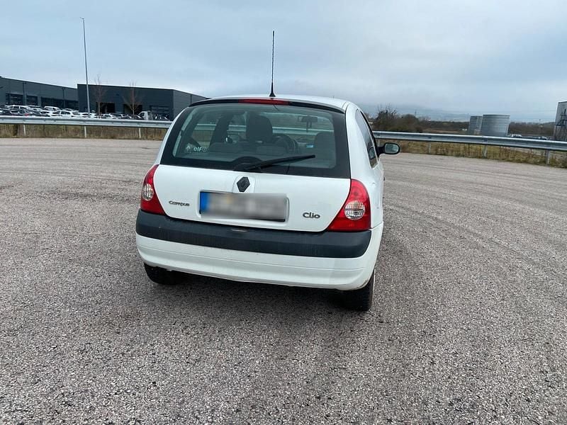Gebraucht Renault Clio II 58 PS (42 kW) 2006 Weiß Kleinwagen
