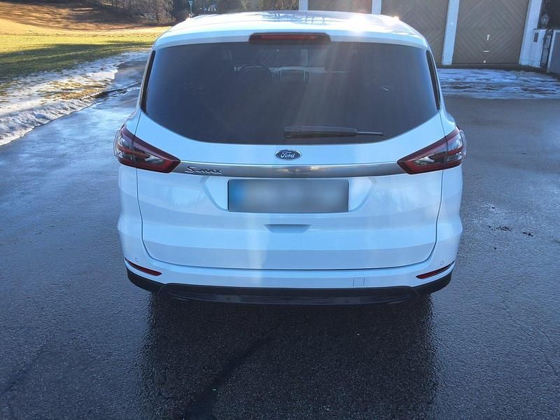 Gebraucht Ford S-MAX Titanium 150 PS (110 kW) 2015 Weiß Van / Kleinbus