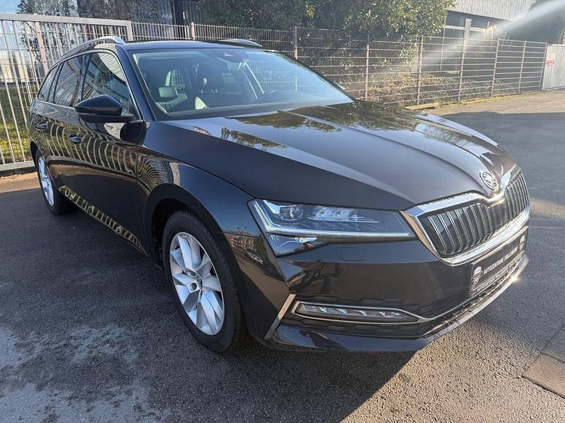 Gebraucht Skoda Superb 156 PS (114 kW) 2022 Schwarz Limousine