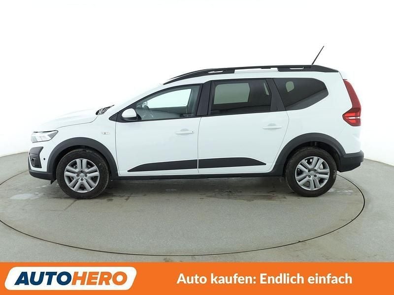 Gebraucht Dacia Jogger Expression 110 PS (80 kW) 2023 Weiß Van / Kleinbus