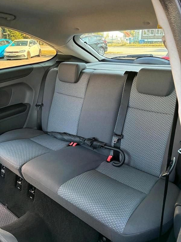 Gebraucht Ford Focus 80 PS (58 kW) 2005 Blau Kleinwagen