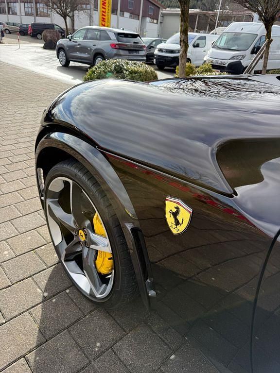 Gebraucht Ferrari Purosangue 725 PS (533 kW) 2025 Schwarz SUV