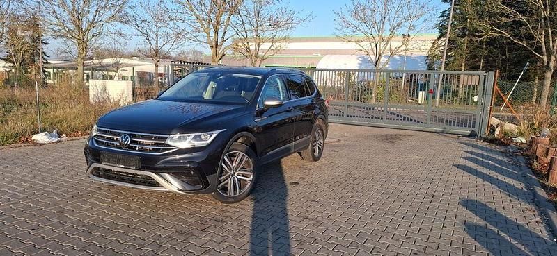 Schwarz Gebraucht 2021 VW Tiguan Allspace Elegance SUV | 24.500 € (Fairer Preis) - Bild 1/4