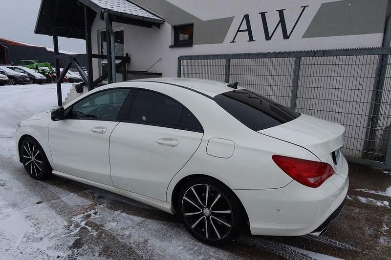 Gebraucht Mercedes CLA180 122 PS (89 kW) 2014 Weiß Limousine