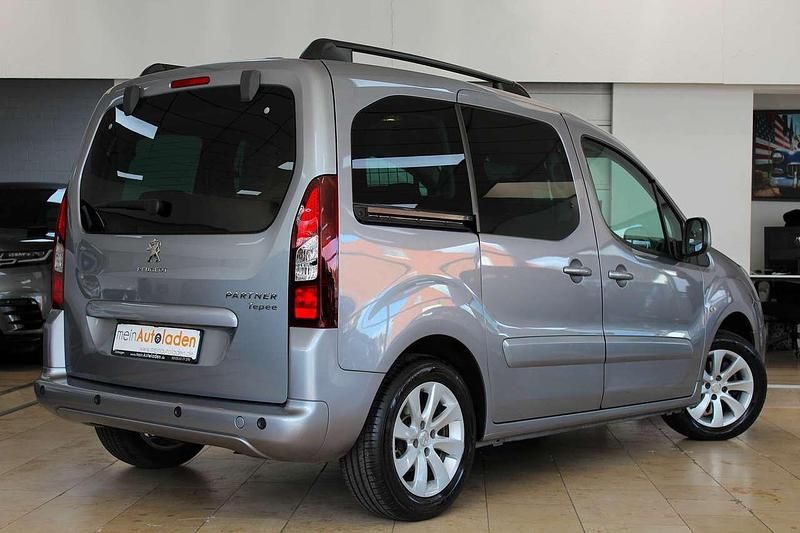 Gebraucht Peugeot TePee 99 PS (72 kW) 2017 Gris artense metallic Kombi