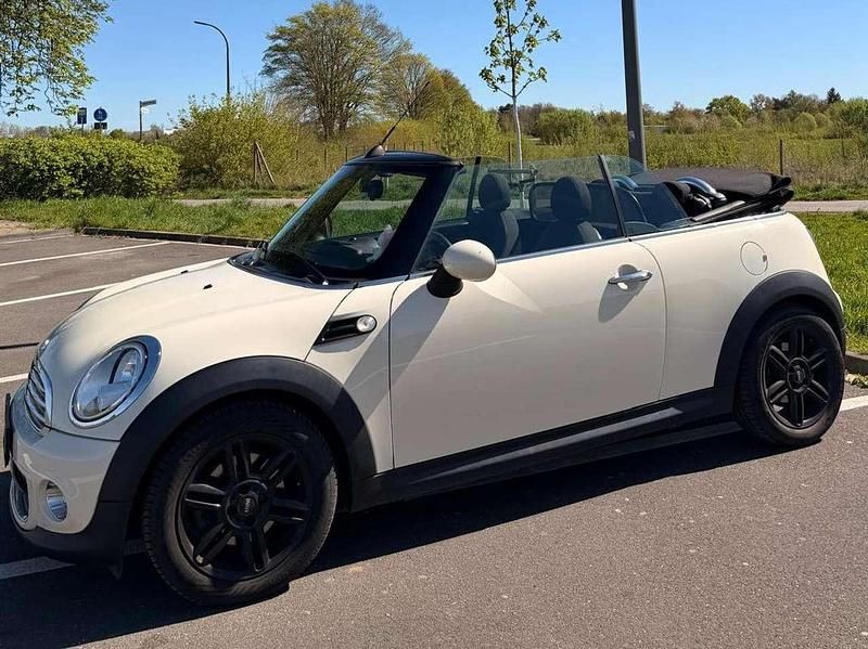 Gebraucht Mini One Cabriolet Pepper 98 PS (72 kW) 2015 Andere farben Cabrio