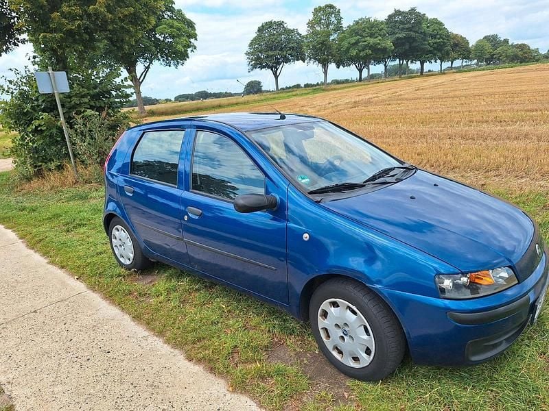 Blau Gebraucht 2002 Fiat Punto Kleinwagen | 2.250 € (Teuer) - Bild 1/4